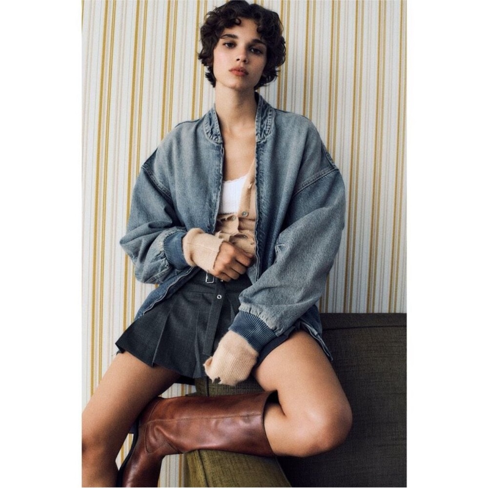 Zara Women’s Oversized Denim Bomber Jacket Size XS-S NWT - Picture 3 of 3